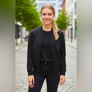 Uniqlo Black Bomber Jacket, pockets 🖤